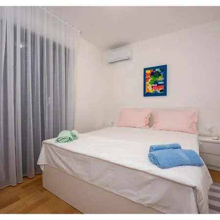 Apartment S'akvarel 5 - Free Parking! *